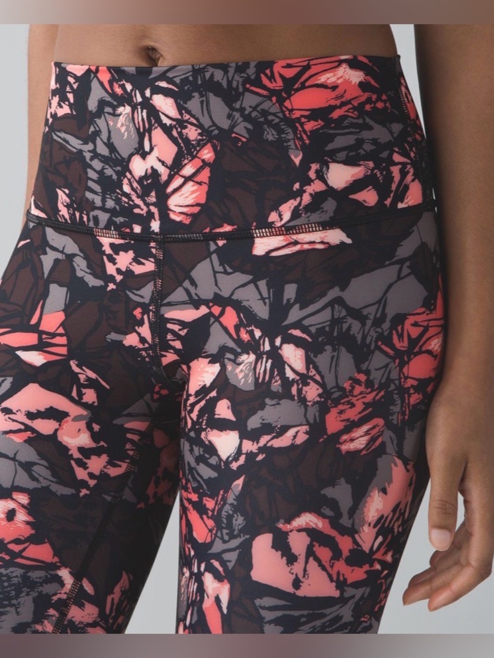 Lululemon High Times Luxtreme Leggings, sz 4